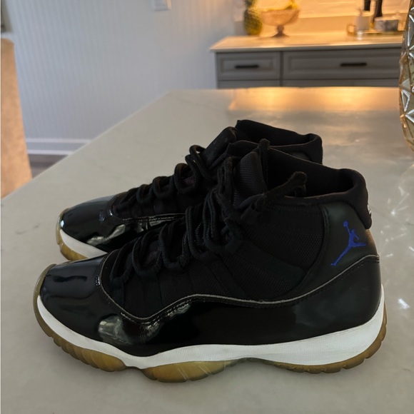 Used W 8 space jam Jordan’s - Picture 6 of 6